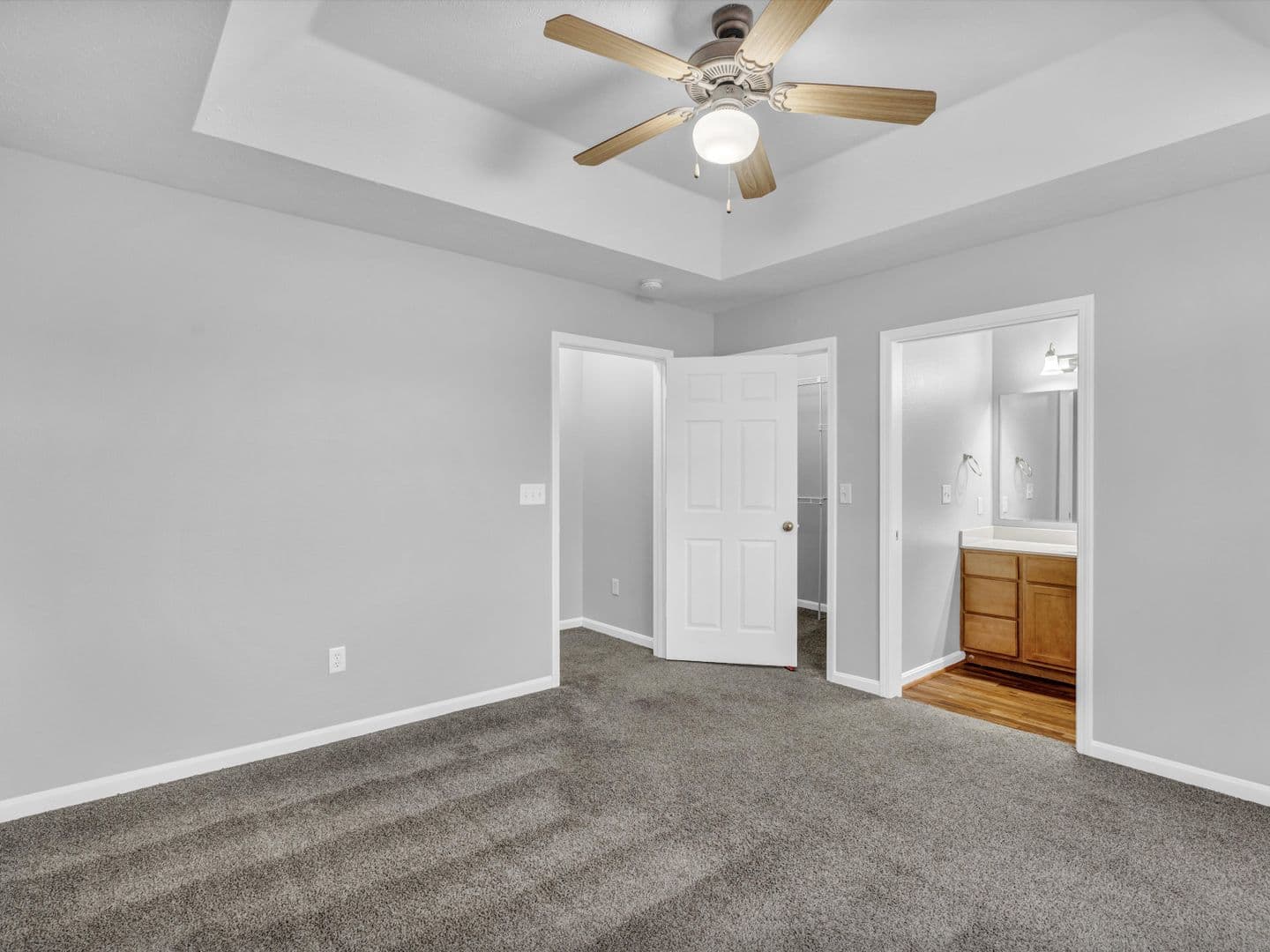 Newburgh House: 8584 Lincoln Ave