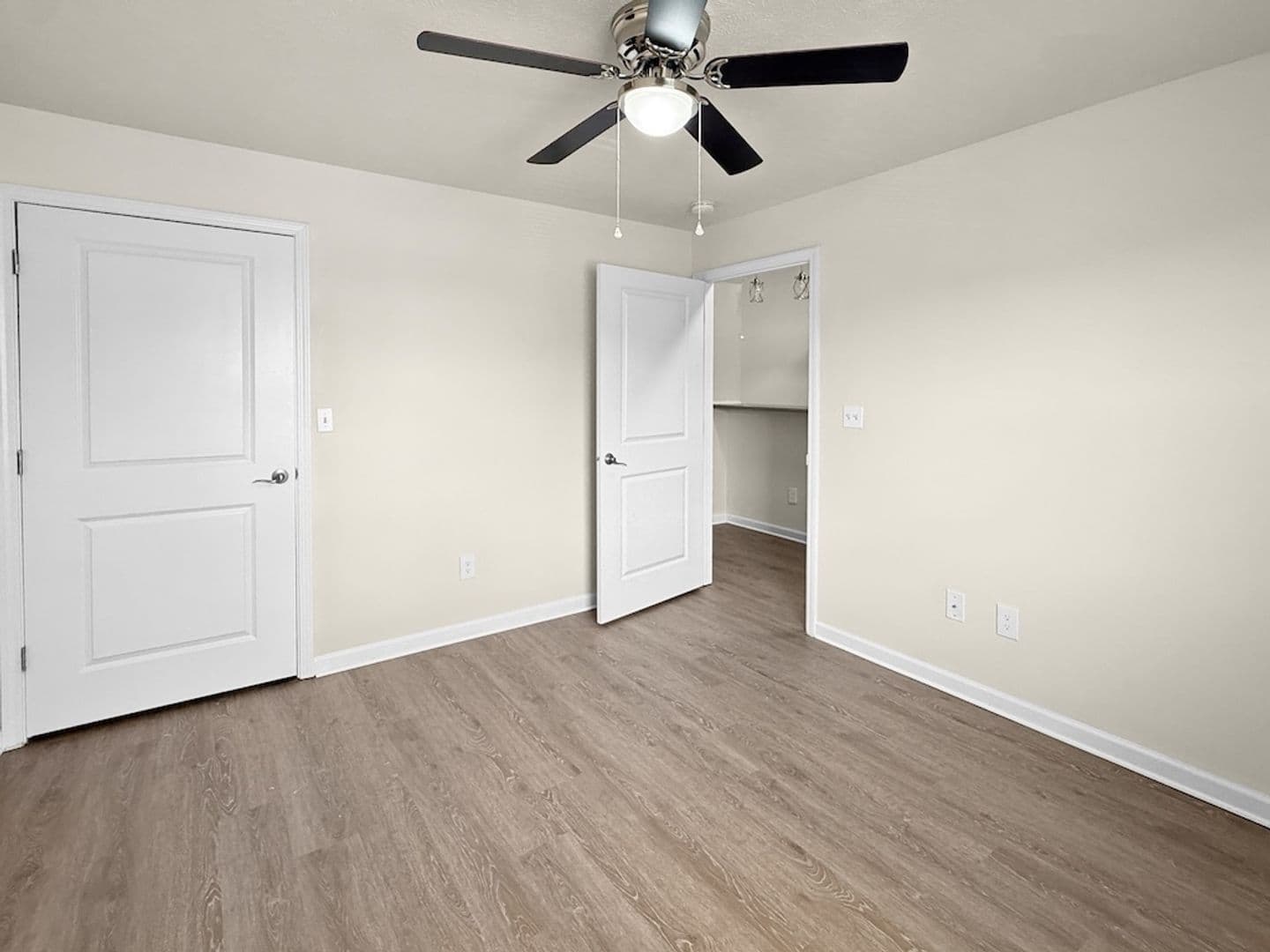 Evansville House: 705 Beachfront Dr