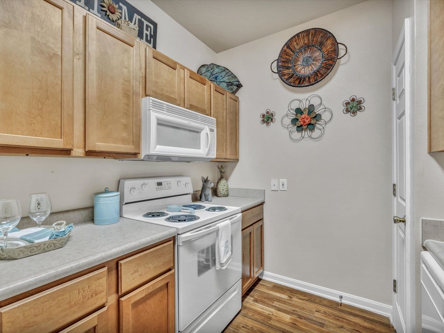 Newburgh House: 8582 Lincoln Ave
