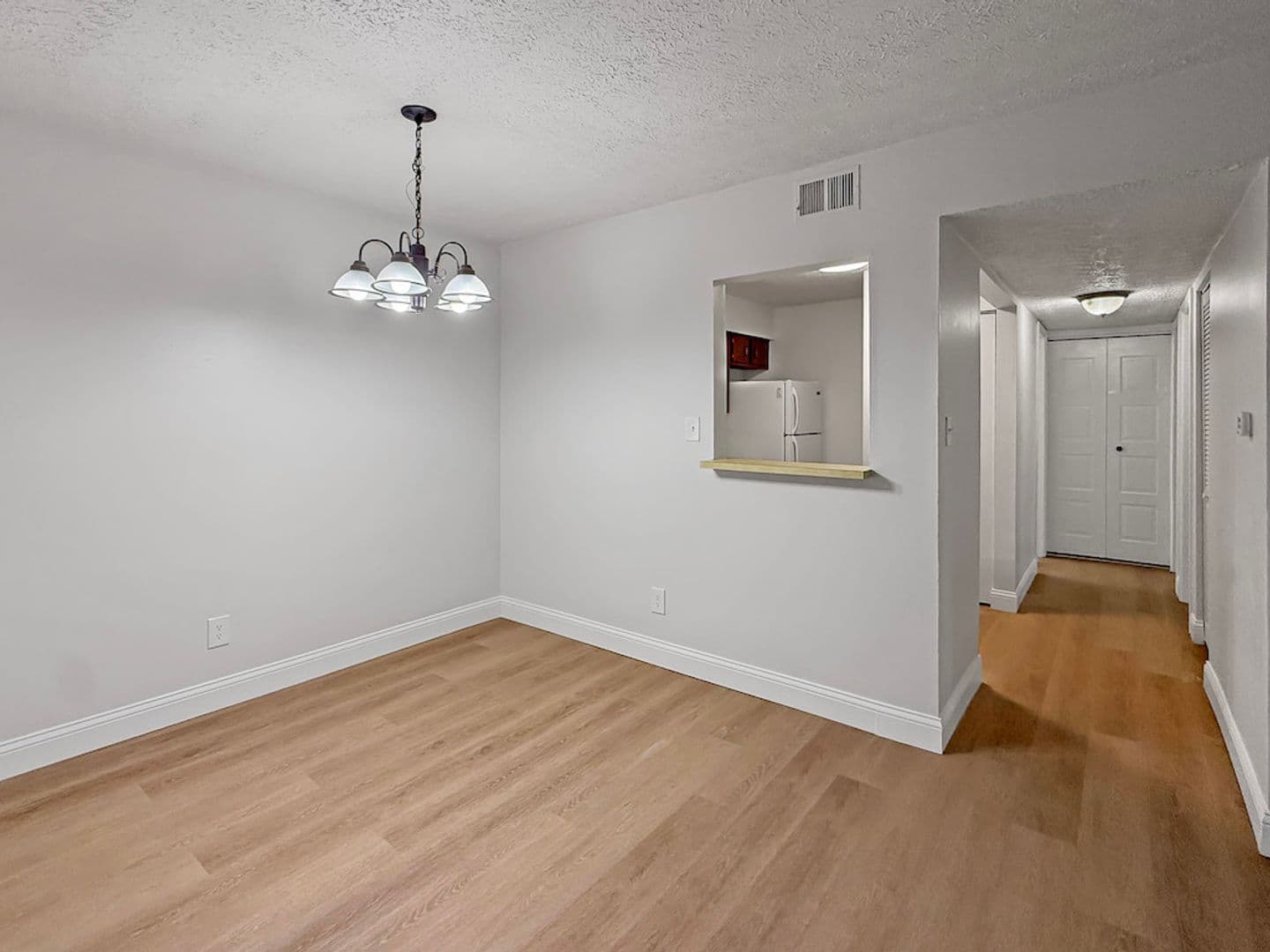 Evansville House: 5564 East Virginia Street