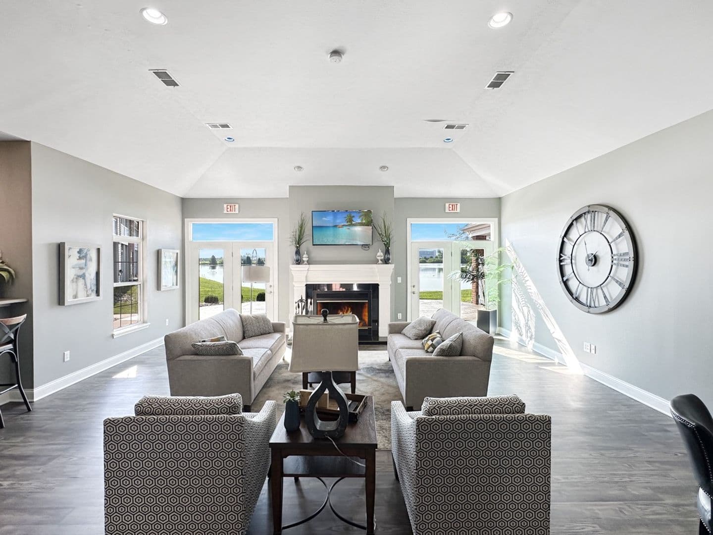 Evansville House: 702 Beachfront Dr