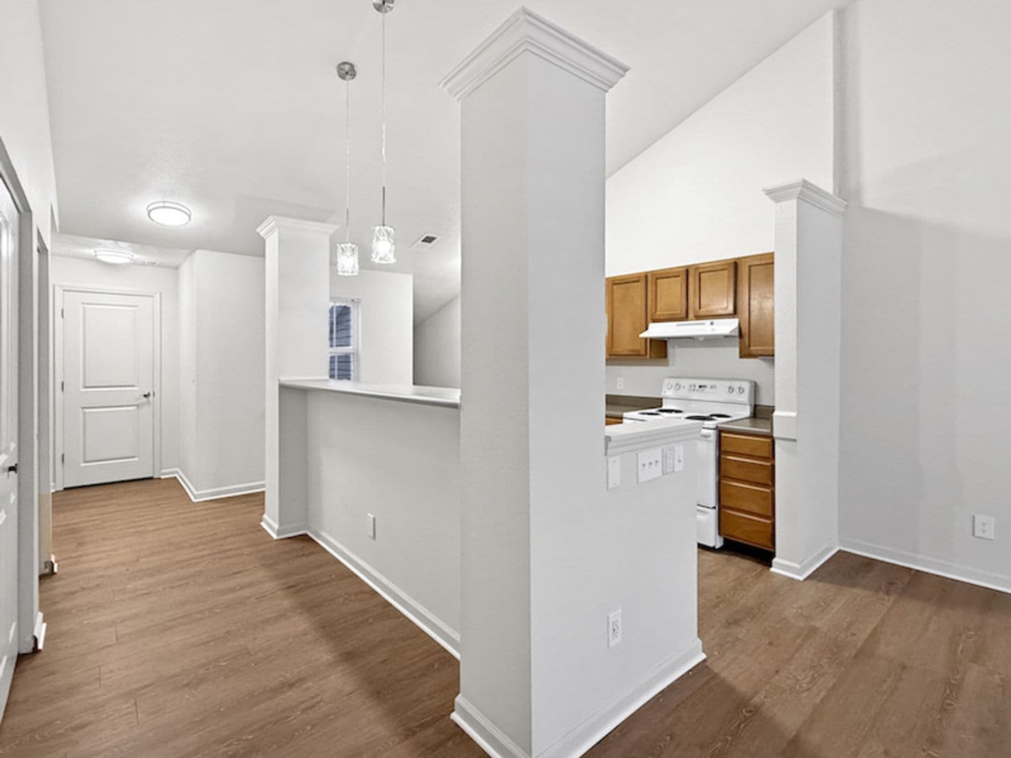 Evansville House: 400 Beachfront Drive