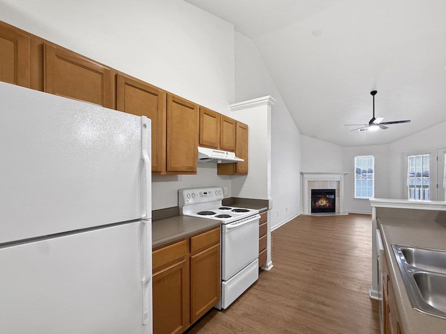 Evansville House: 400 Beachfront Drive
