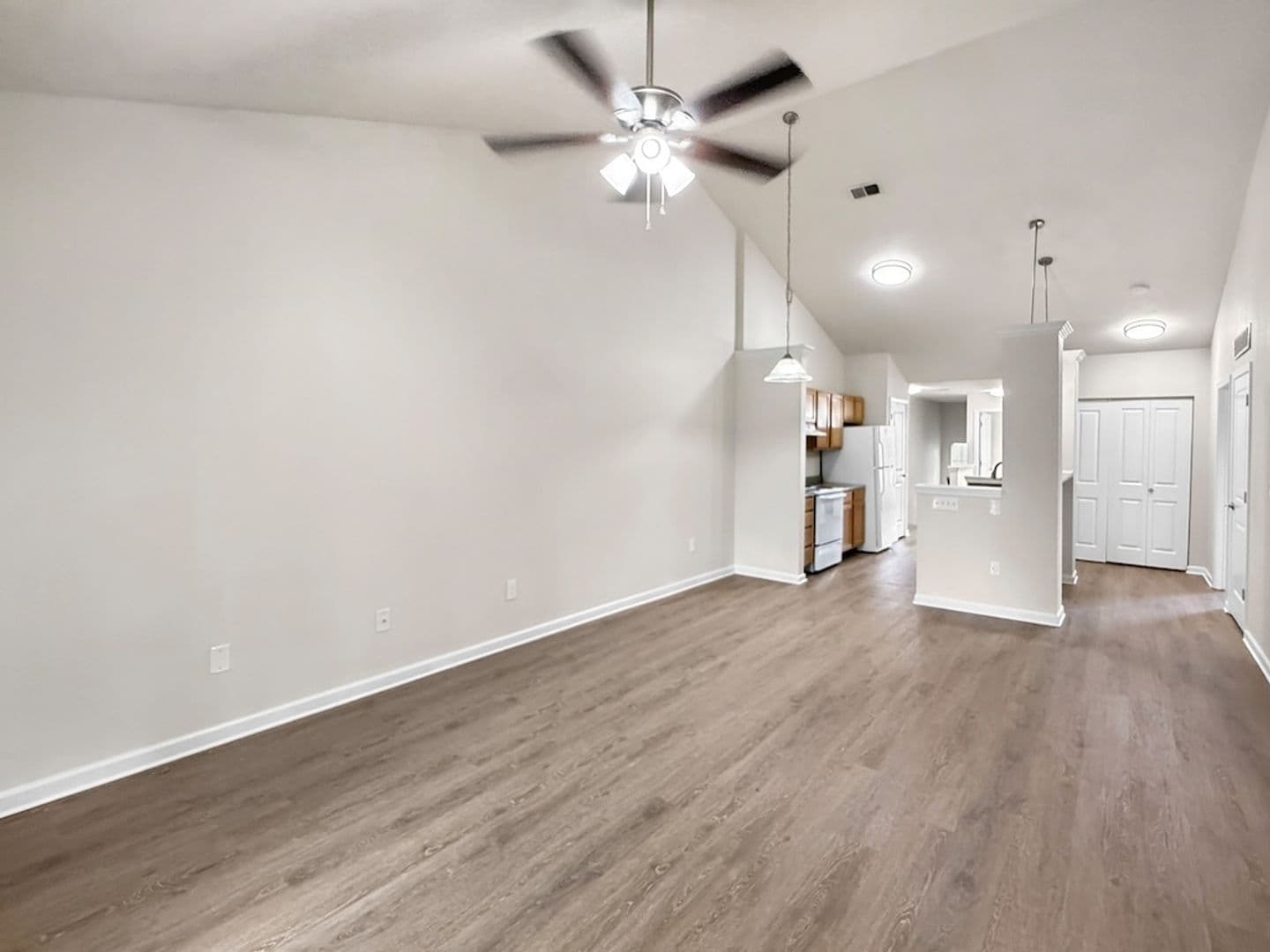 Evansville House: 705 Beachfront Dr