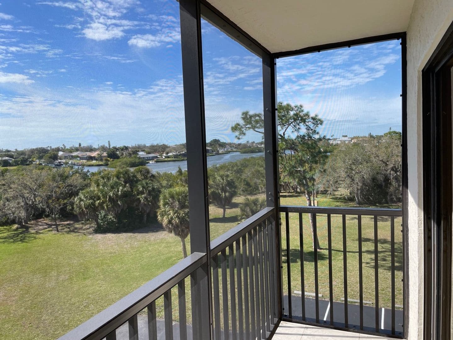 Osprey Apartment: 2090 S Tamiami Tr