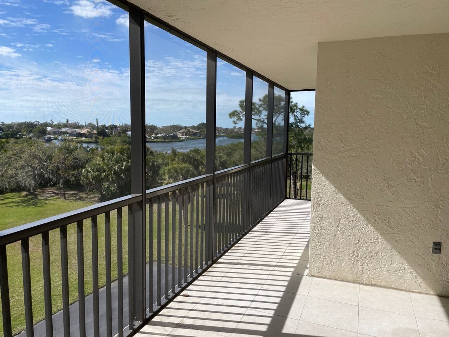 Osprey Apartment: 2090 S Tamiami Tr