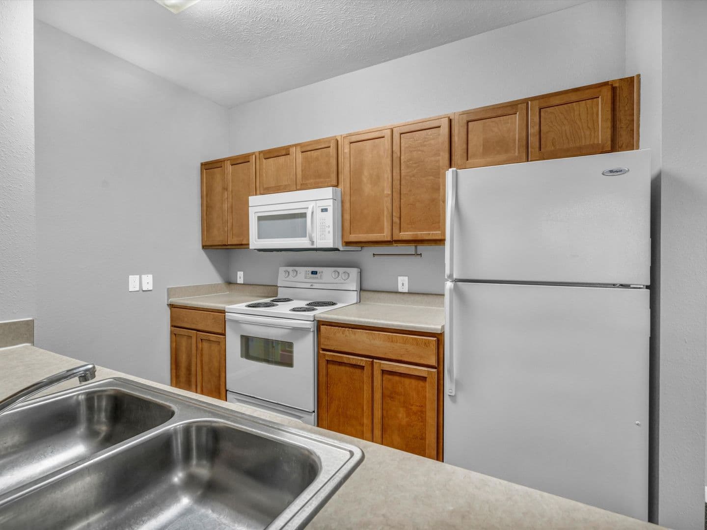 Newburgh House: 8584 Lincoln Ave