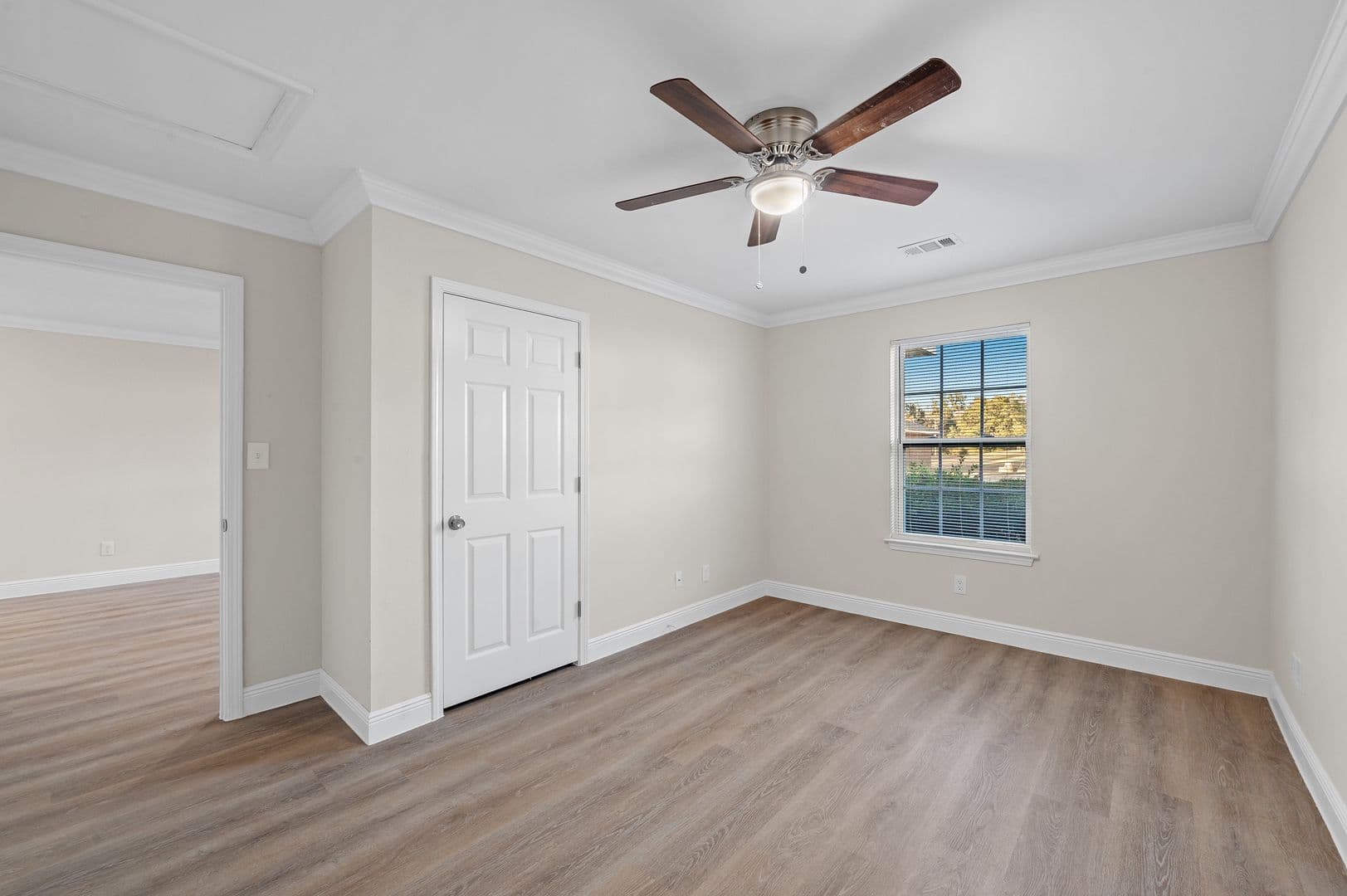 Robertsdale House: 22611 Mattingly Street