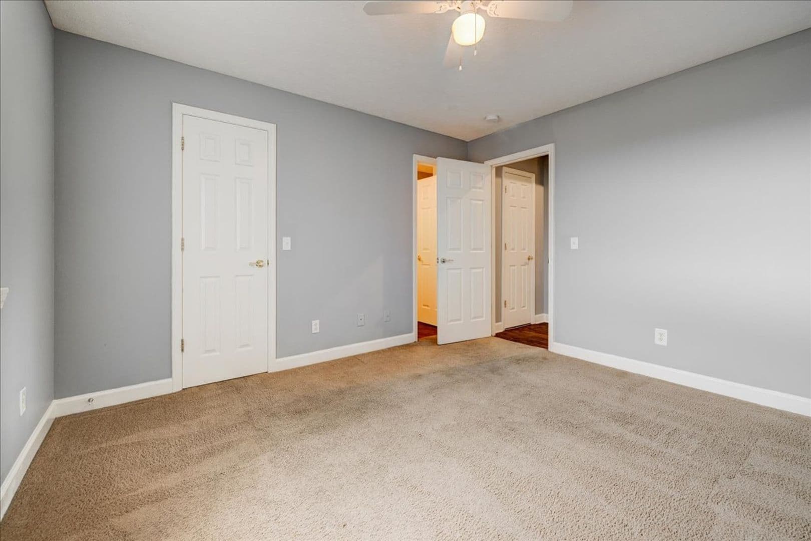 Evansville House: 7937 Circle Front Drive