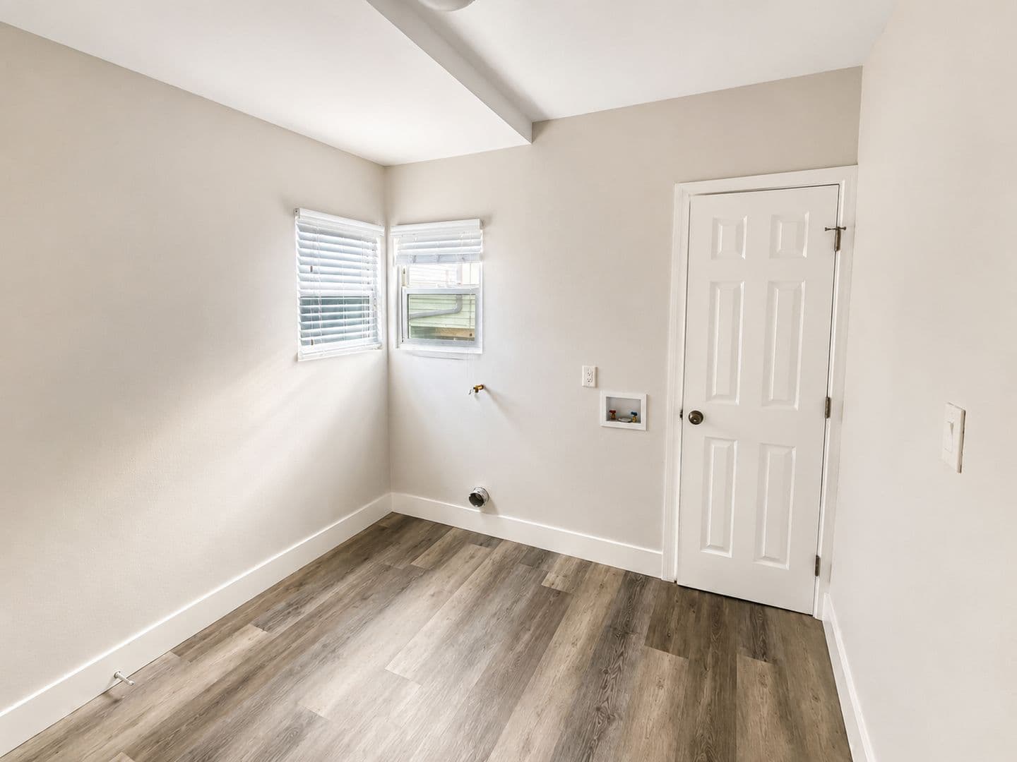 Pasadena Apartment: 88 S.Allen Ave
