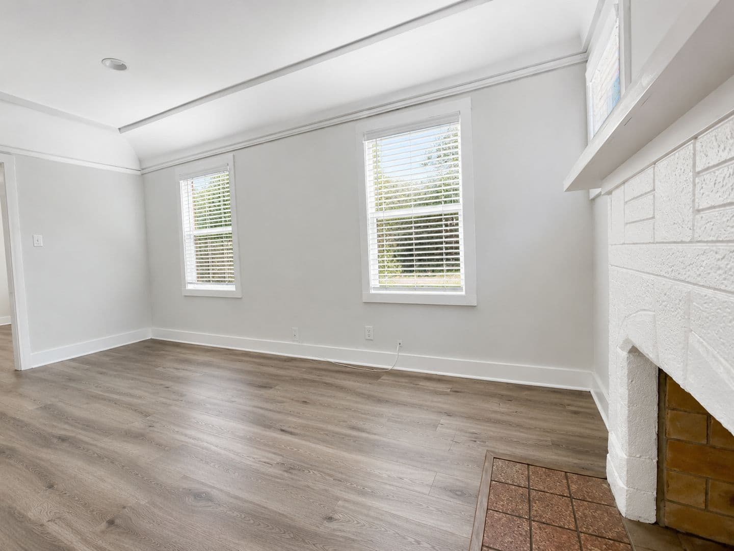 Pasadena Apartment: 88 S.Allen Ave