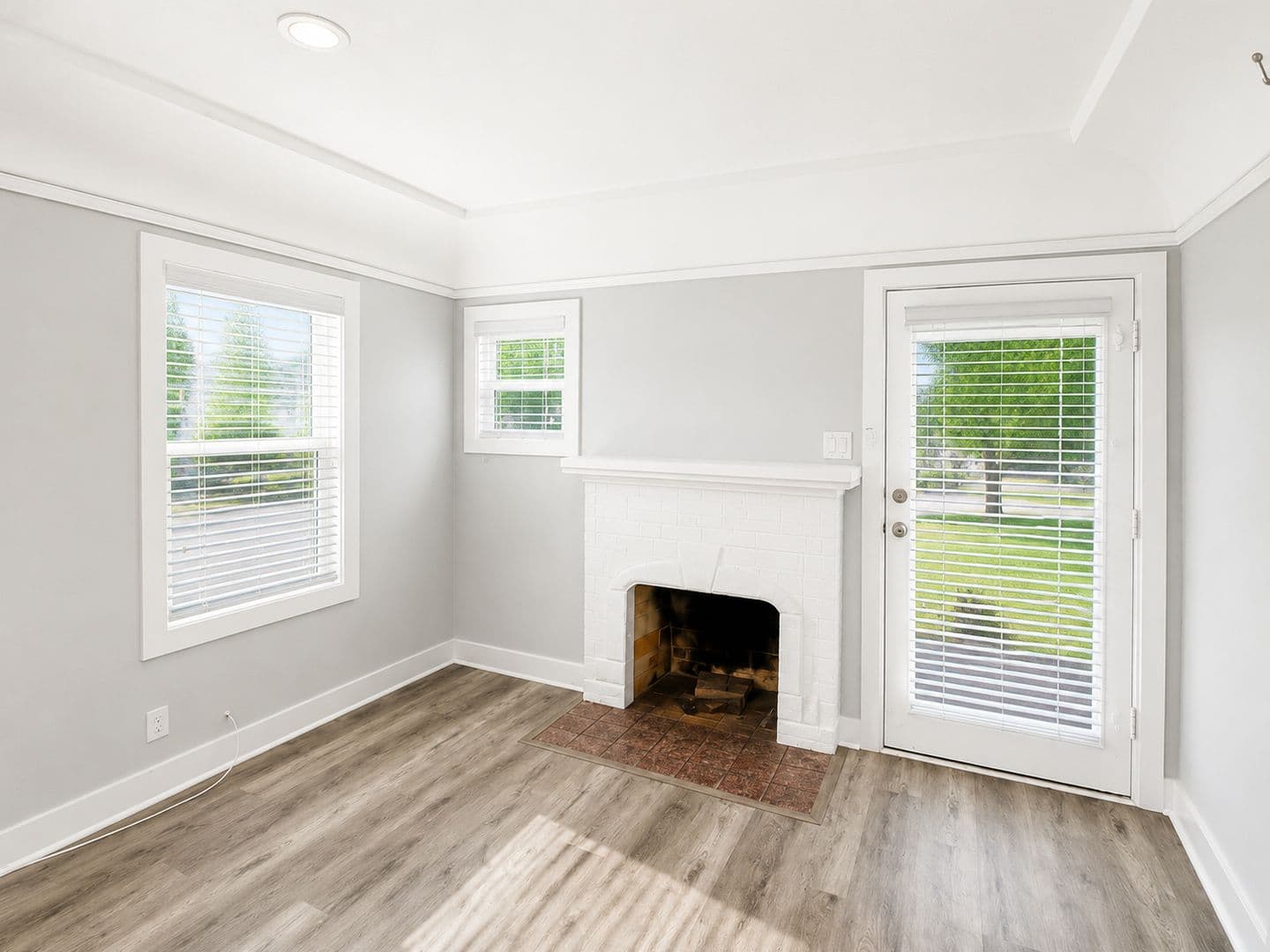 Pasadena Apartment: 88 S.Allen Ave