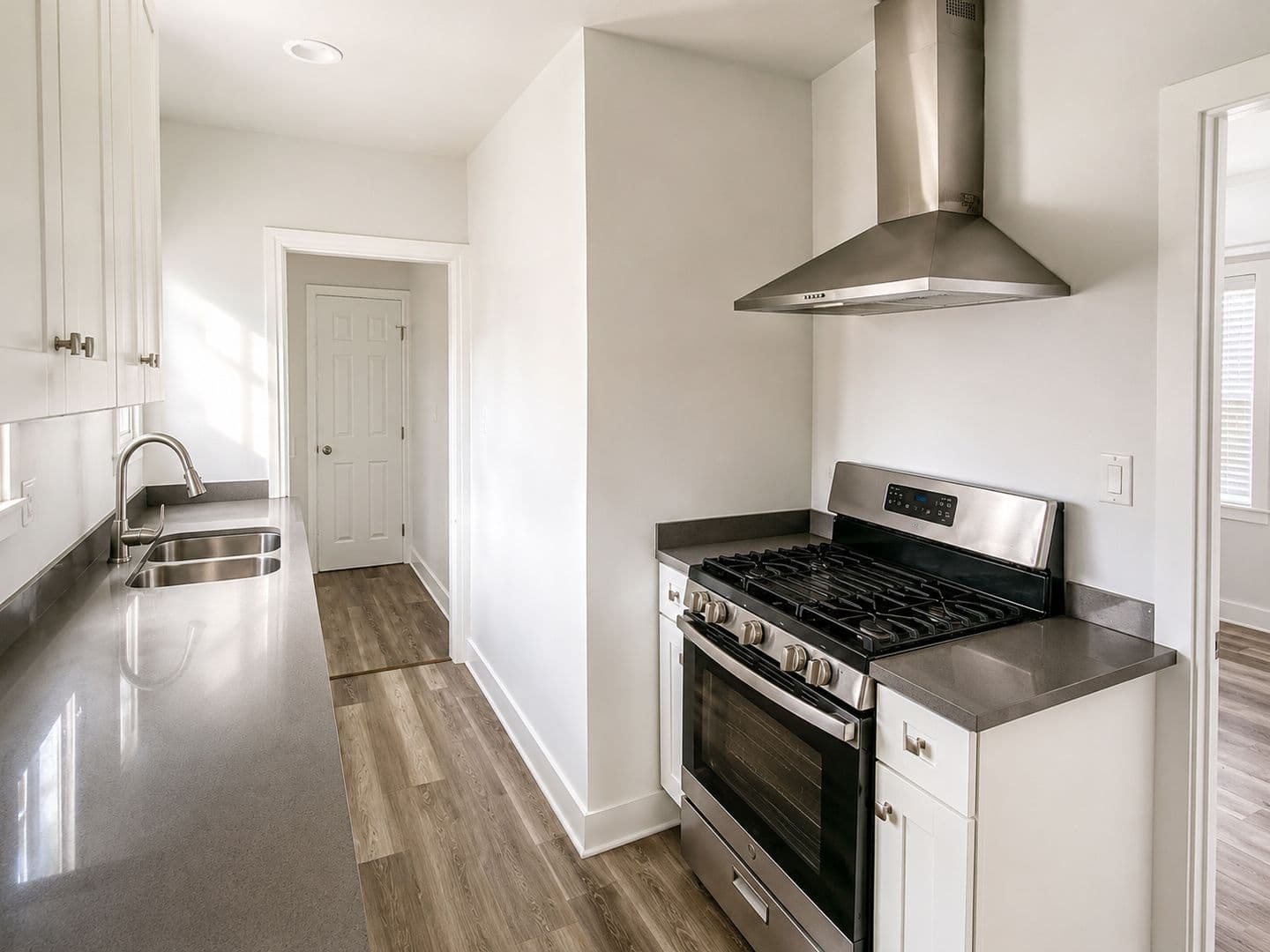 Pasadena Apartment: 88 S.Allen Ave