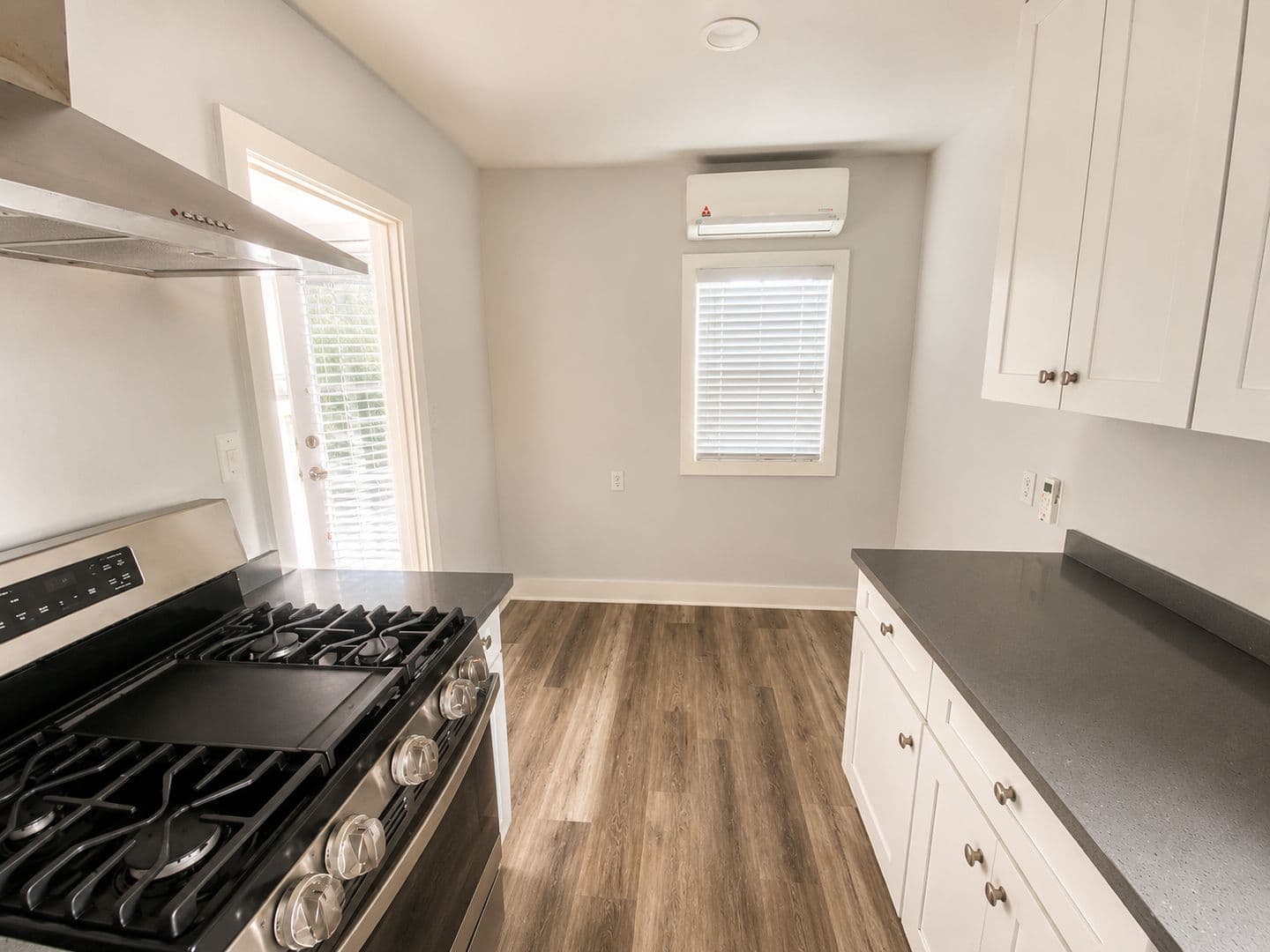 Pasadena Apartment: 88 S.Allen Ave