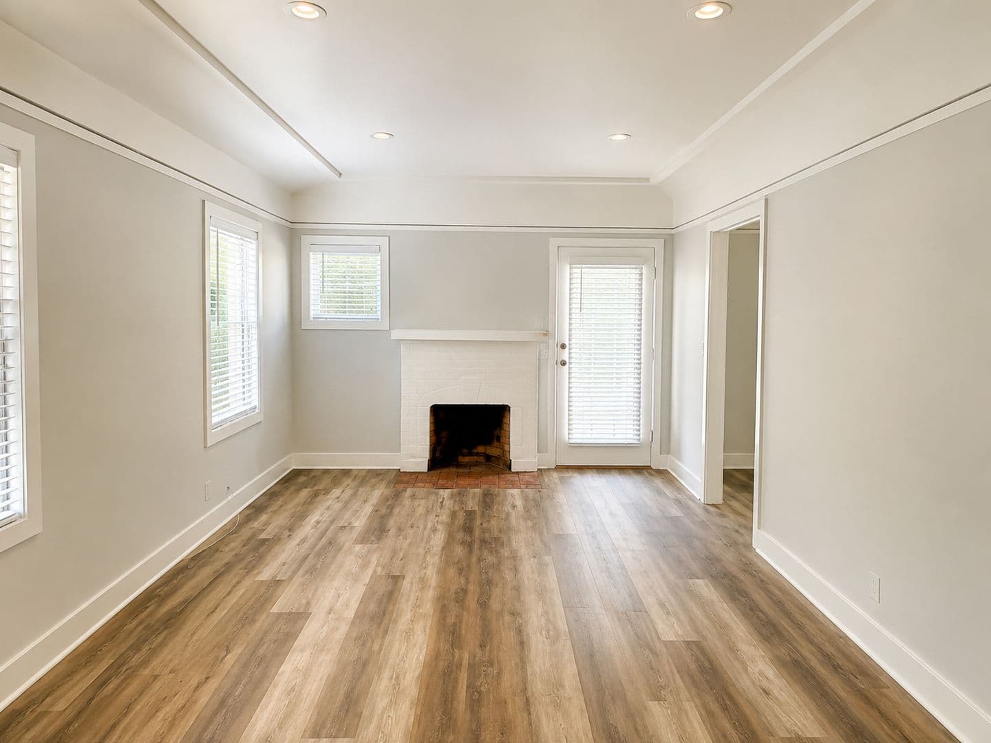 Pasadena Apartment: 88 S.Allen Ave