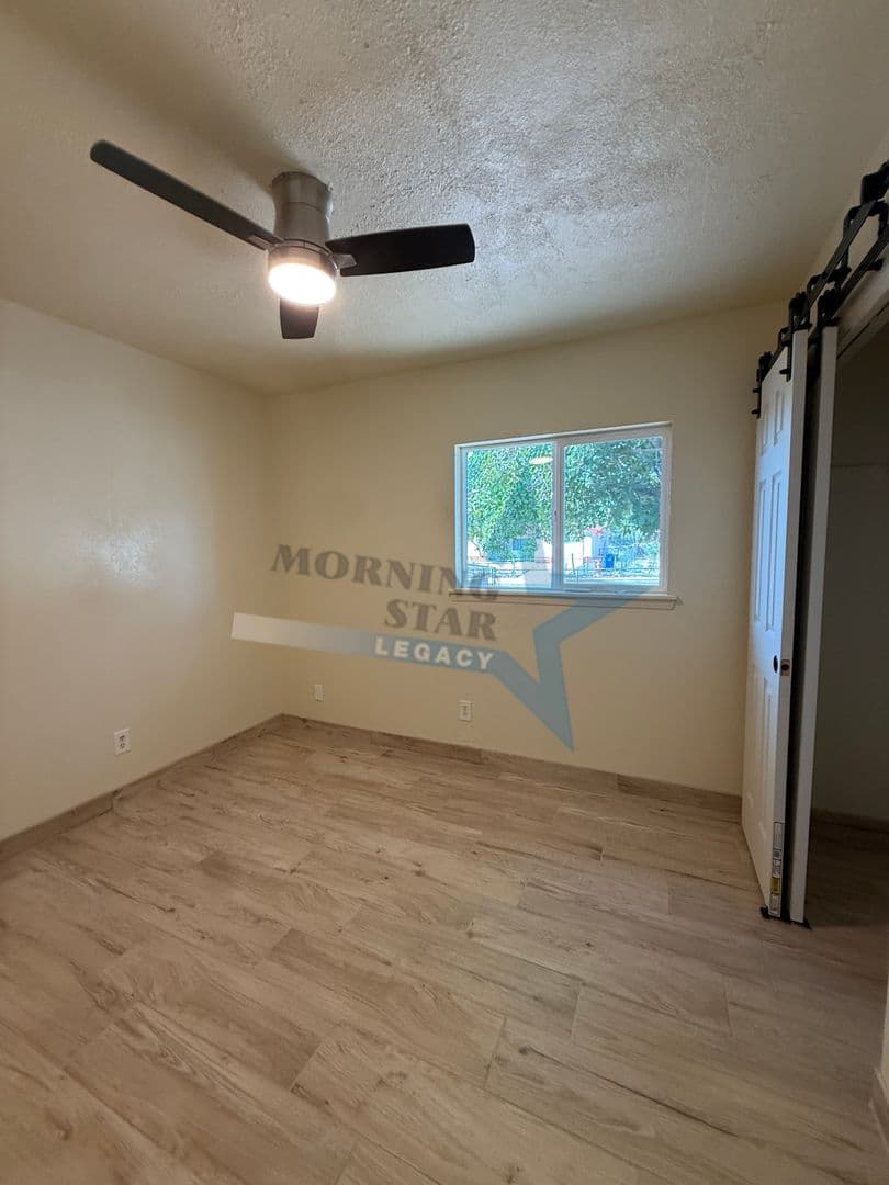 Las Cruces House: 1954 Redwood St