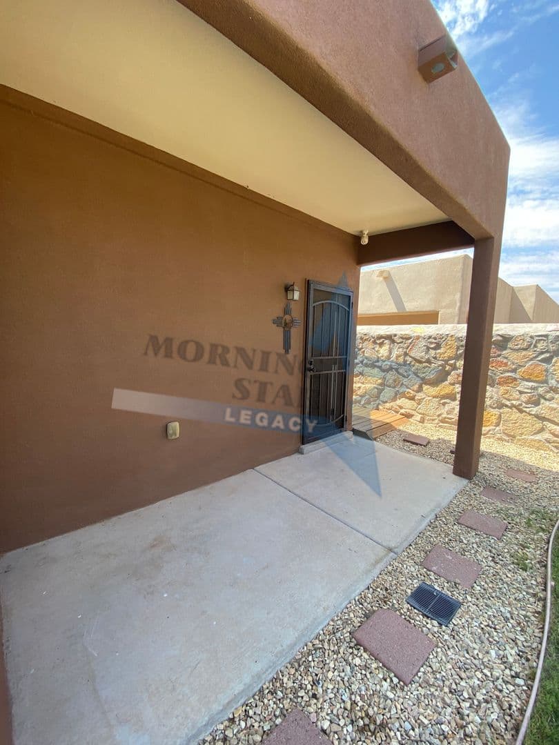 Las Cruces House: 1713 Ava Ave