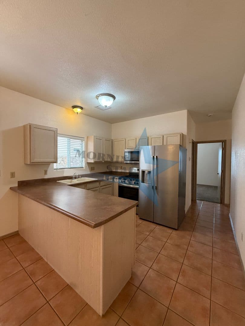 Las Cruces House: 3187 Athenian Way