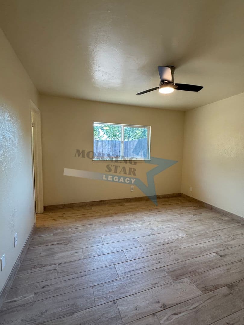 Las Cruces House: 1954 Redwood St