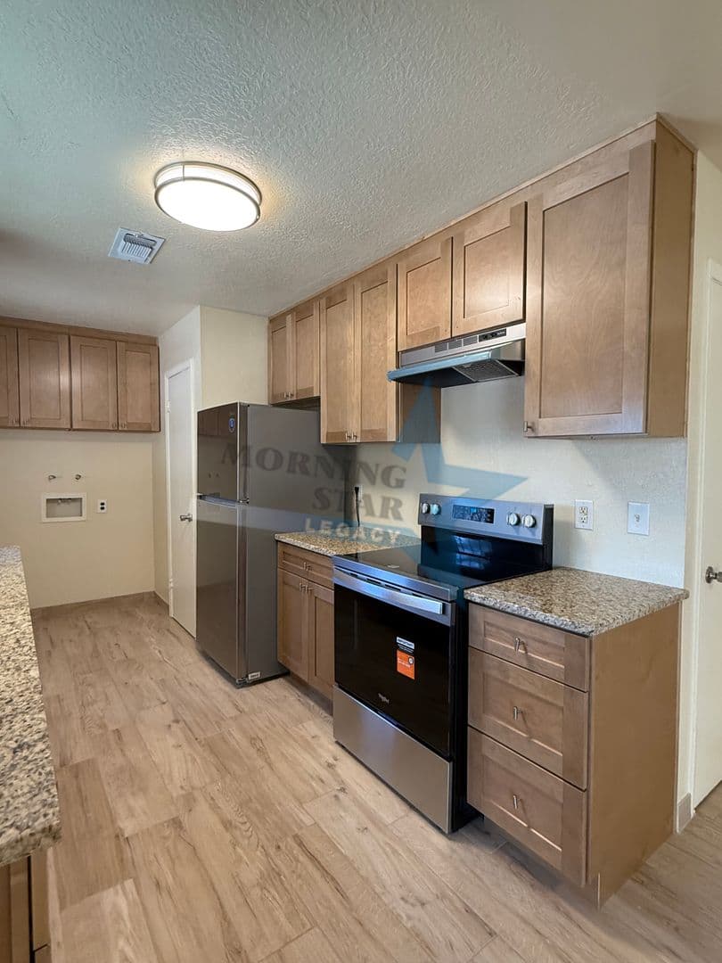 Las Cruces House: 1954 Redwood St