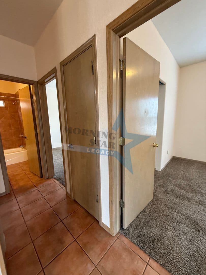 Las Cruces House: 3187 Athenian Way