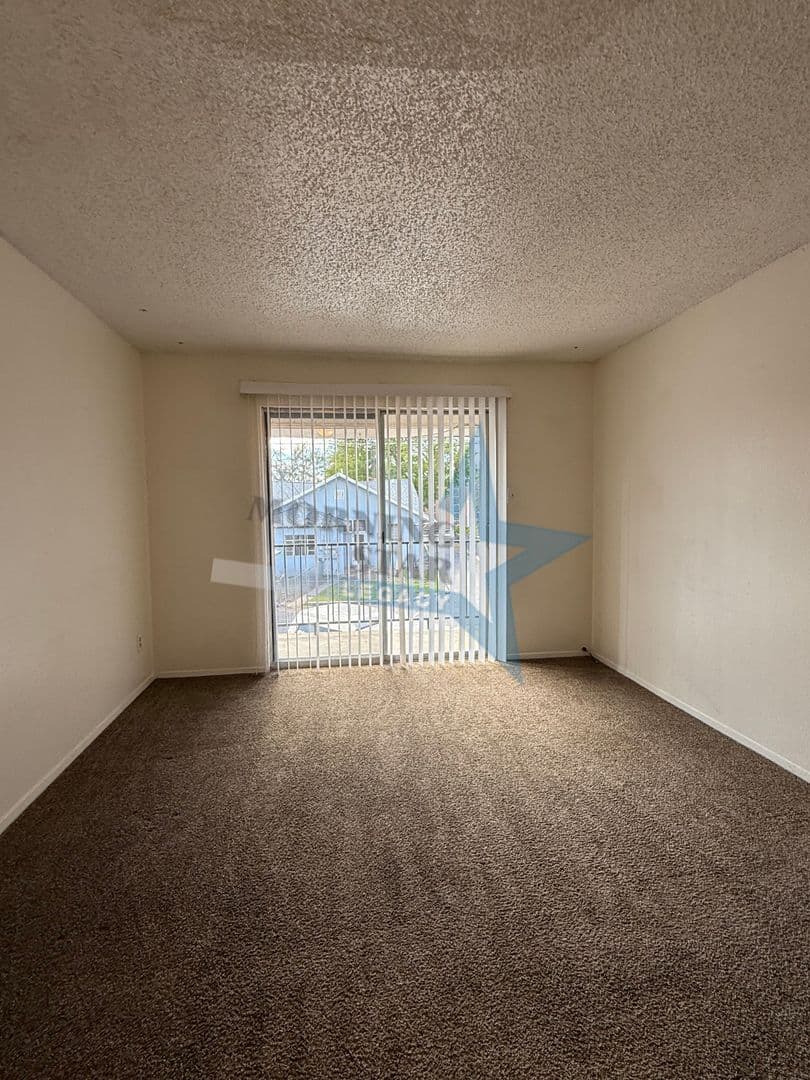 Las Cruces Apartment: 505 W Griggs