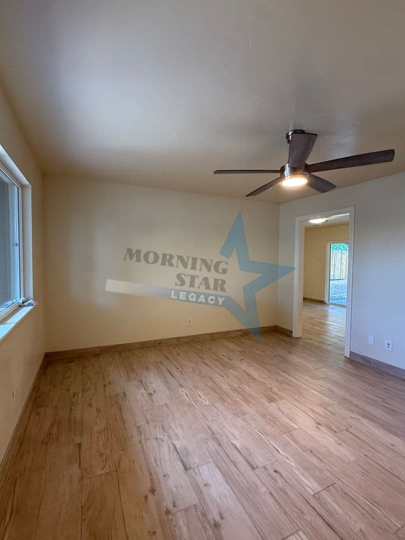 Las Cruces House: 1954 Redwood St