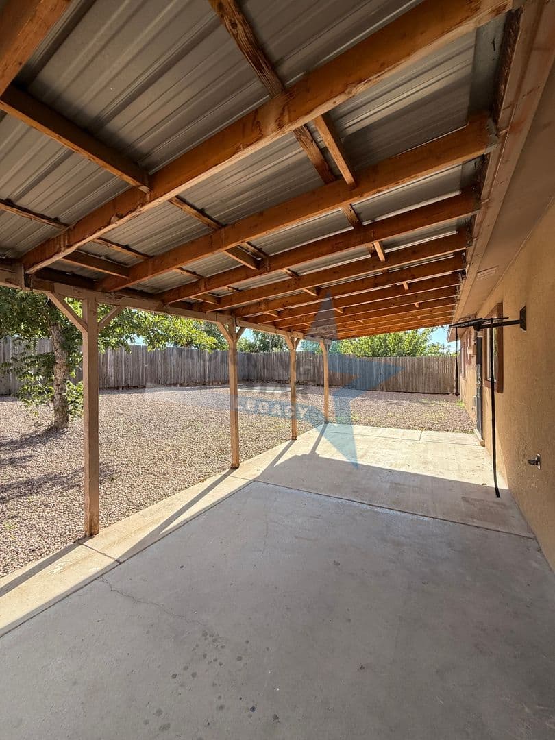 Las Cruces House: 1954 Redwood St