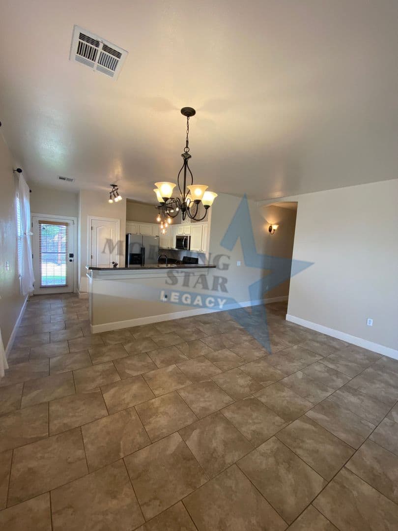 Las Cruces House: 1713 Ava Ave