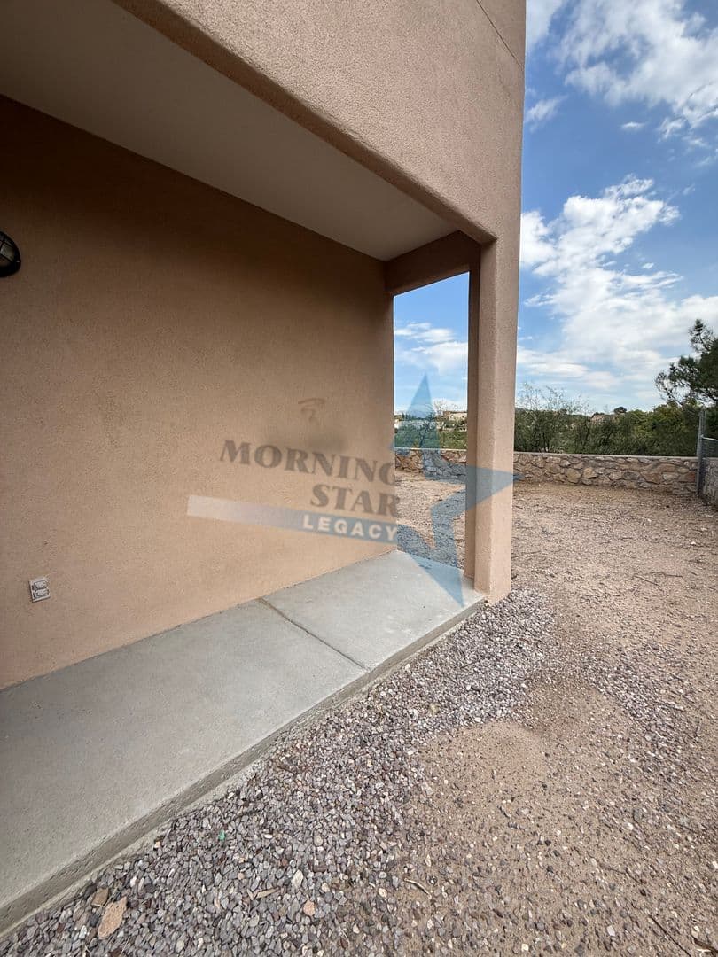 Las Cruces House: 3187 Athenian Way
