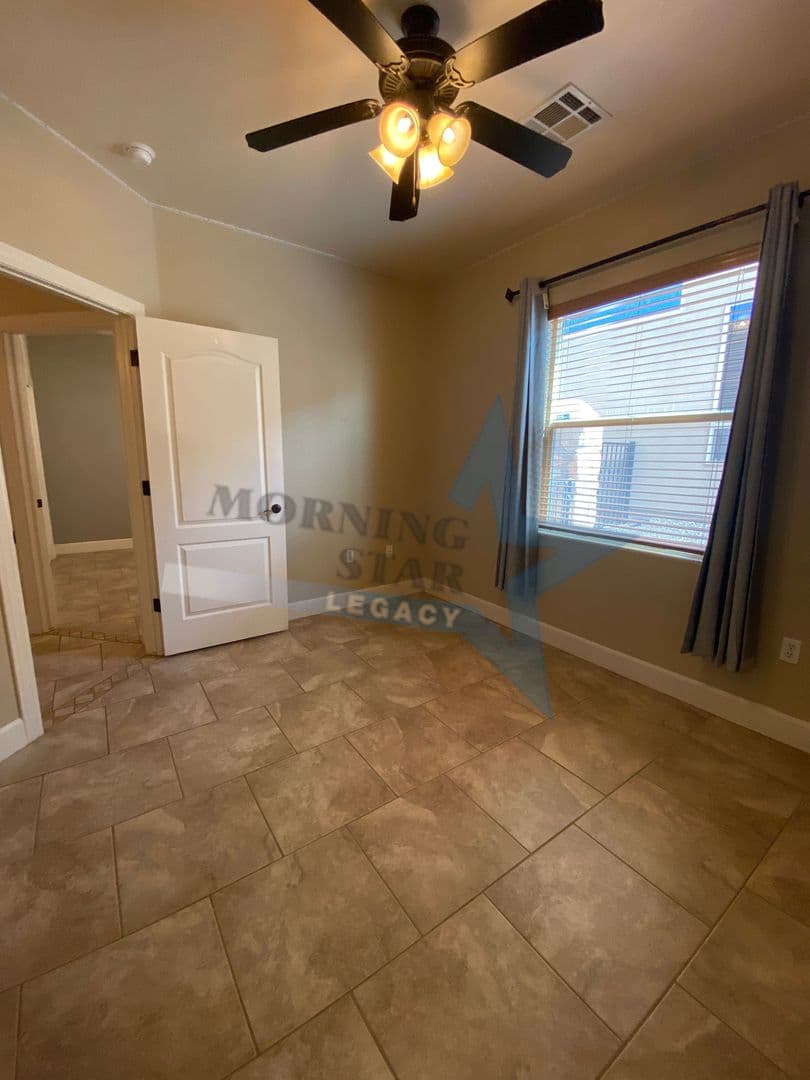 Las Cruces House: 1713 Ava Ave