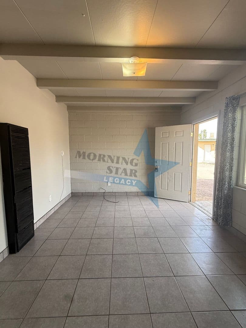 Las Cruces Apartment: 2300 Jordan Rd