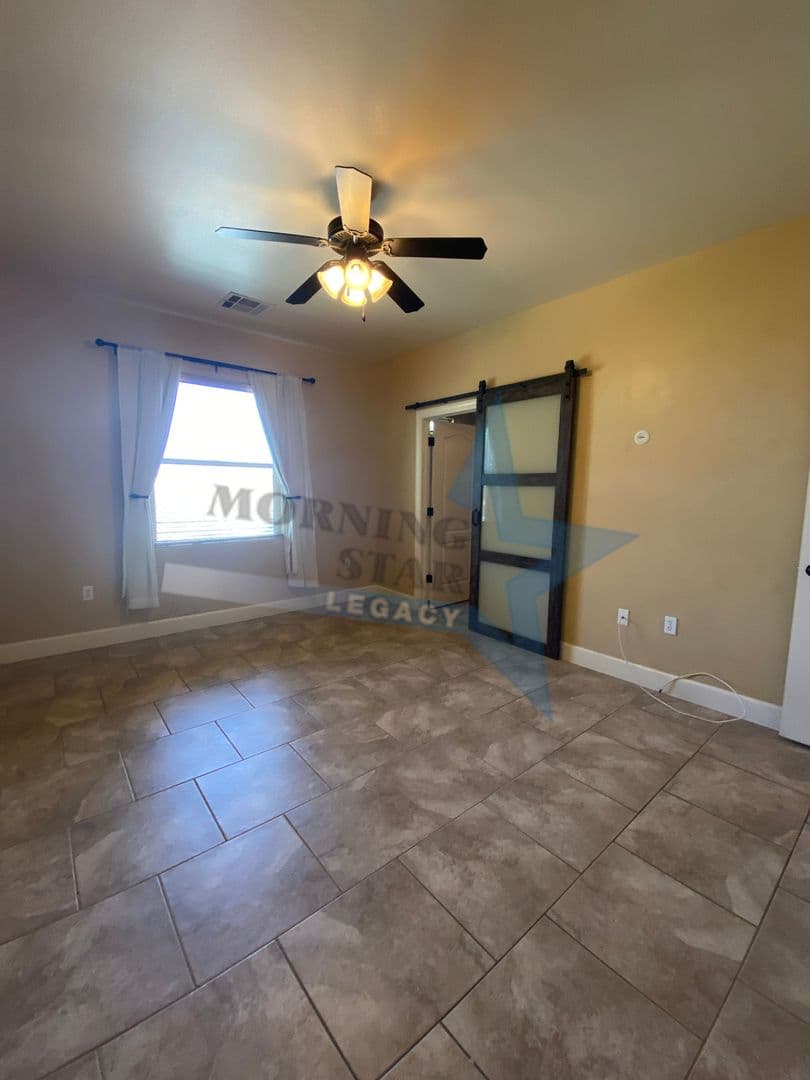 Las Cruces House: 1713 Ava Ave