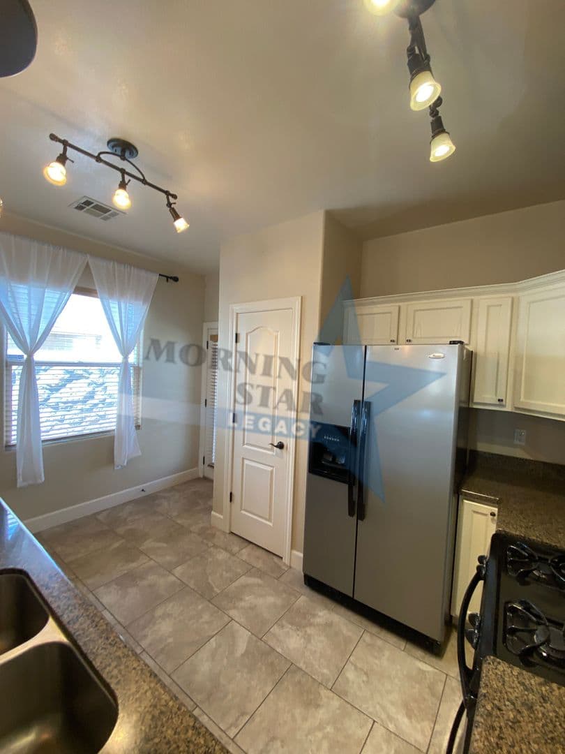 Las Cruces House: 1713 Ava Ave