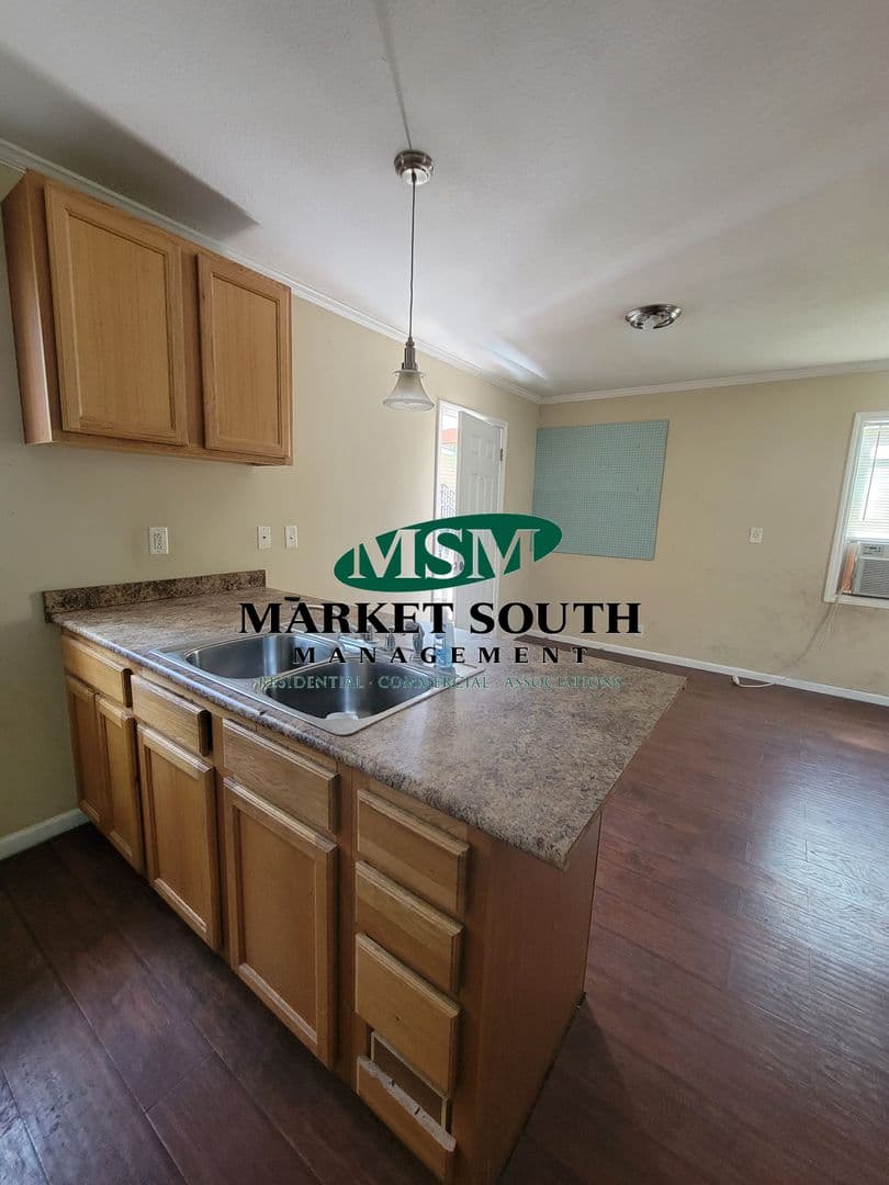 Savannah Apartment: 510 E. Anderson Street