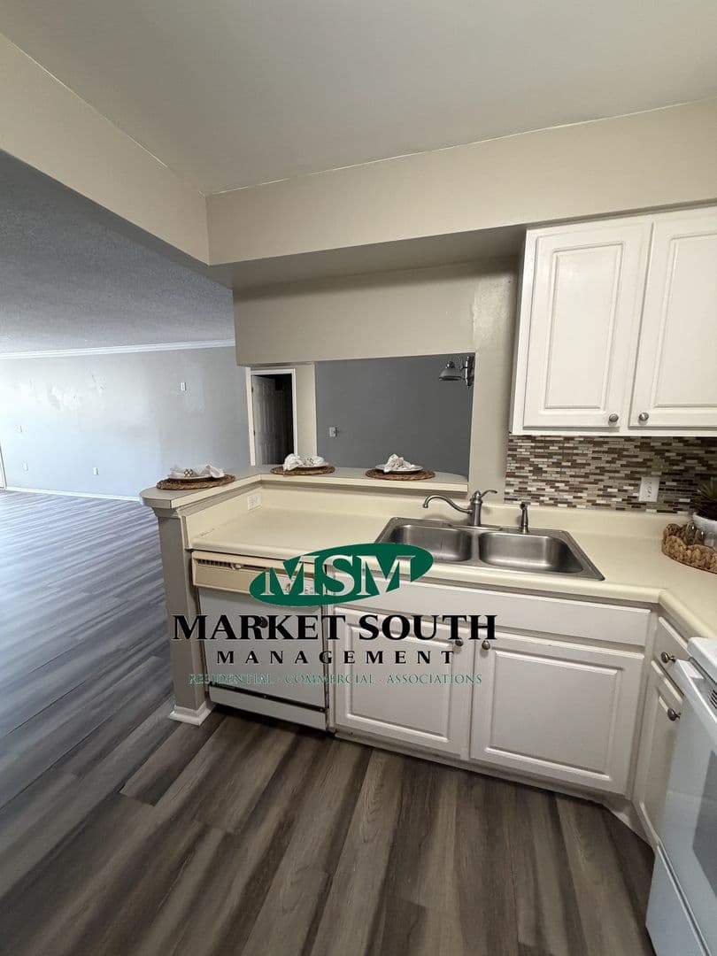Savannah House: 12300 Apache Avenue