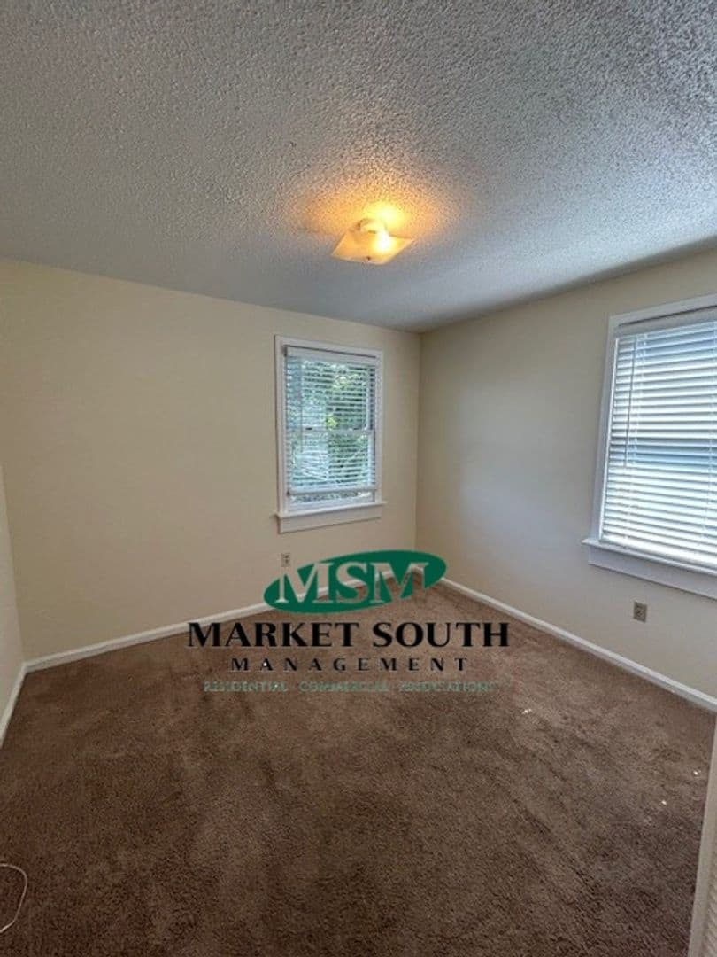 Savannah Apartment: 212 E Anderson Street