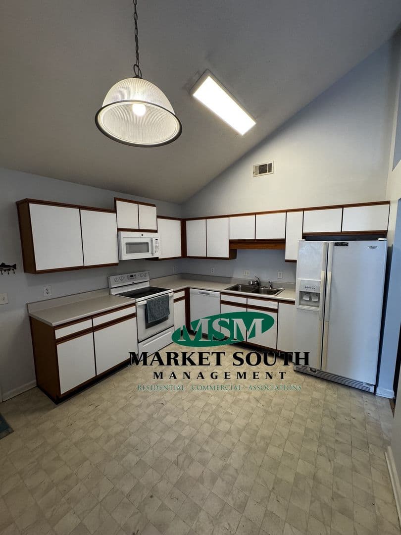 Savannah House: 212 Sugar Mill Drive