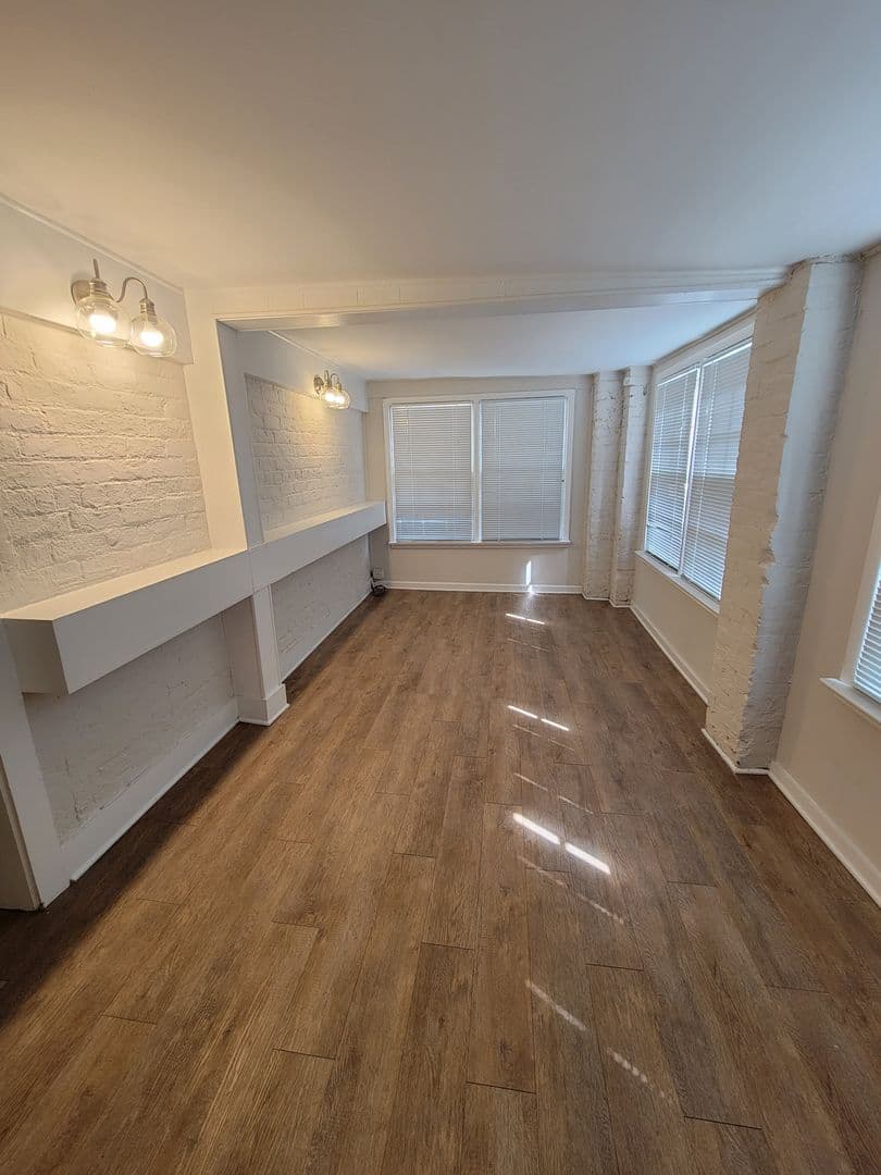 Savannah House: 123 W. Charlton Street #1