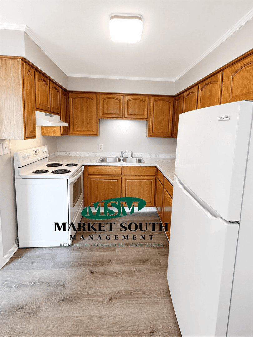 Savannah Apartment: 4 W. 53rd Street #1