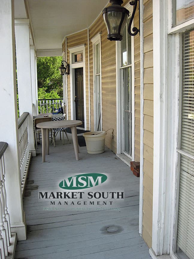 Savannah House: 2006 Habersham Street