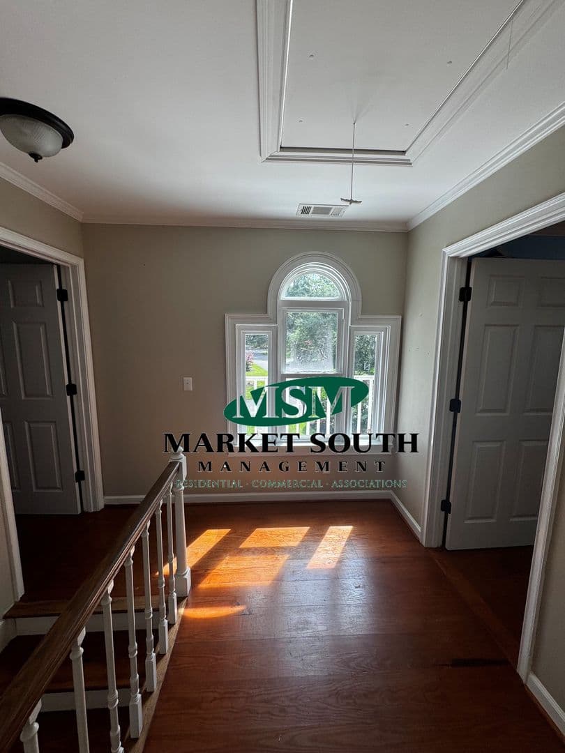 Savannah House: 12 Ardsley Court