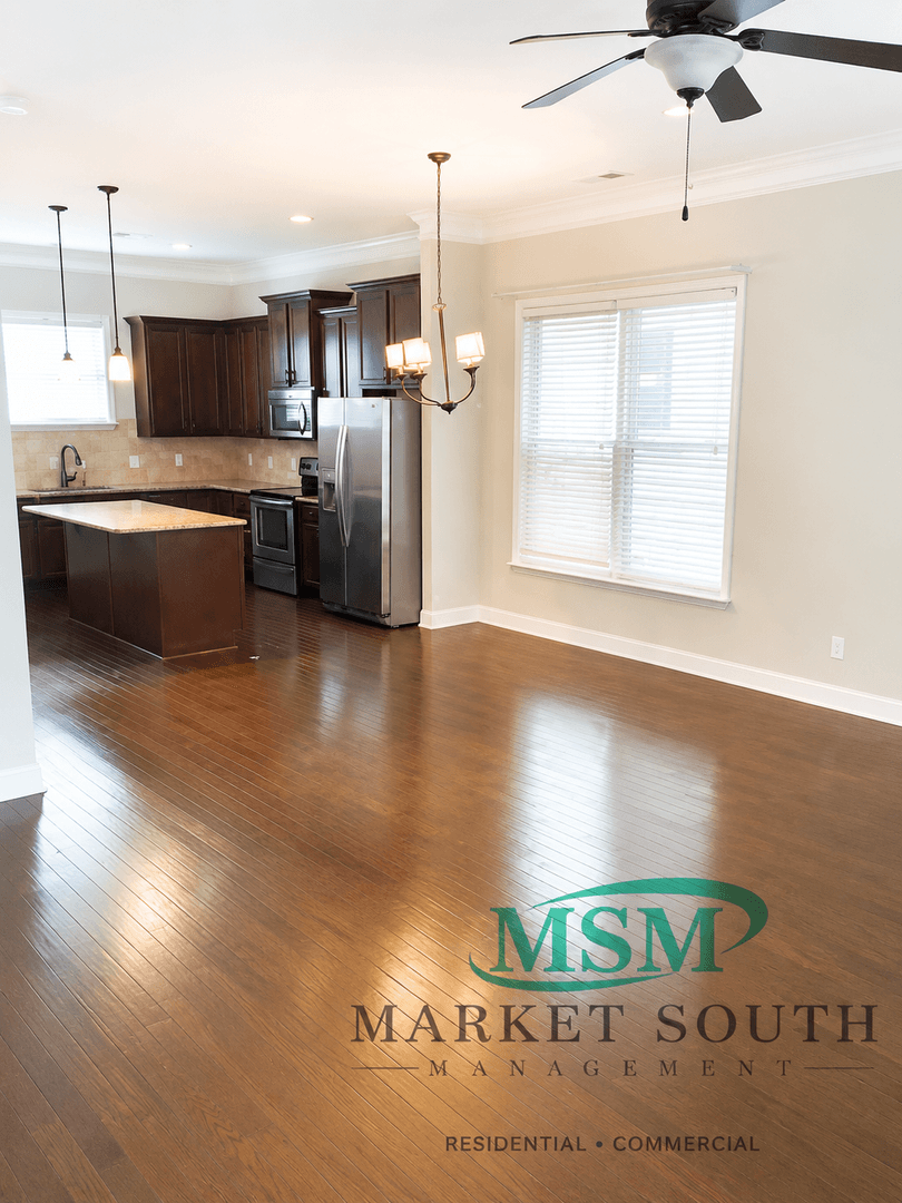 Savannah House: 1705 Lincoln Street