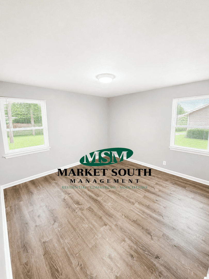 Savannah Apartment: 4 West 53rd Street
