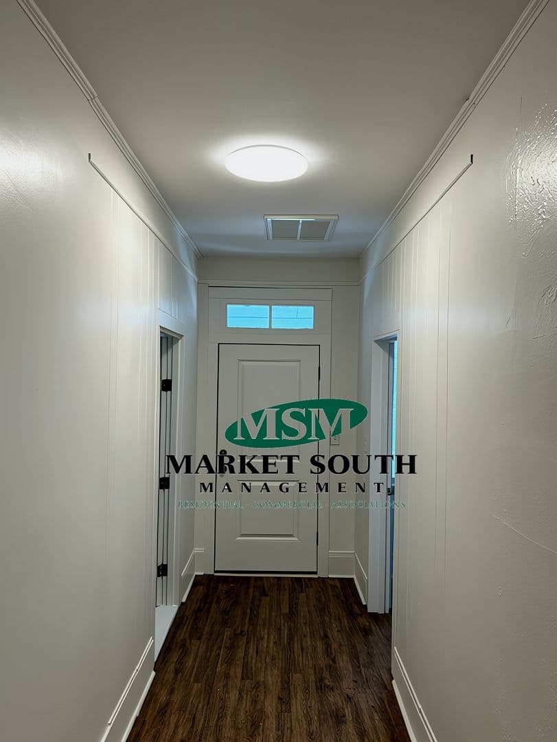 Savannah Apartment: 404 E. 31st Street