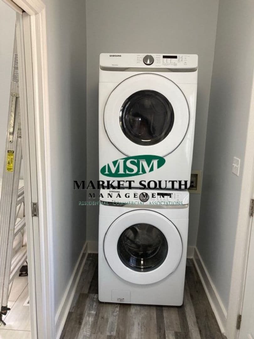 Savannah Apartment: 1415 Habersham Street