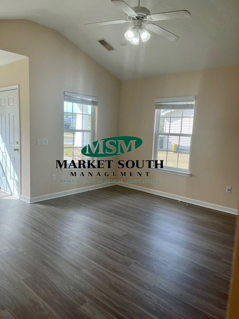 Savannah House: 48 Twin Oaks Place