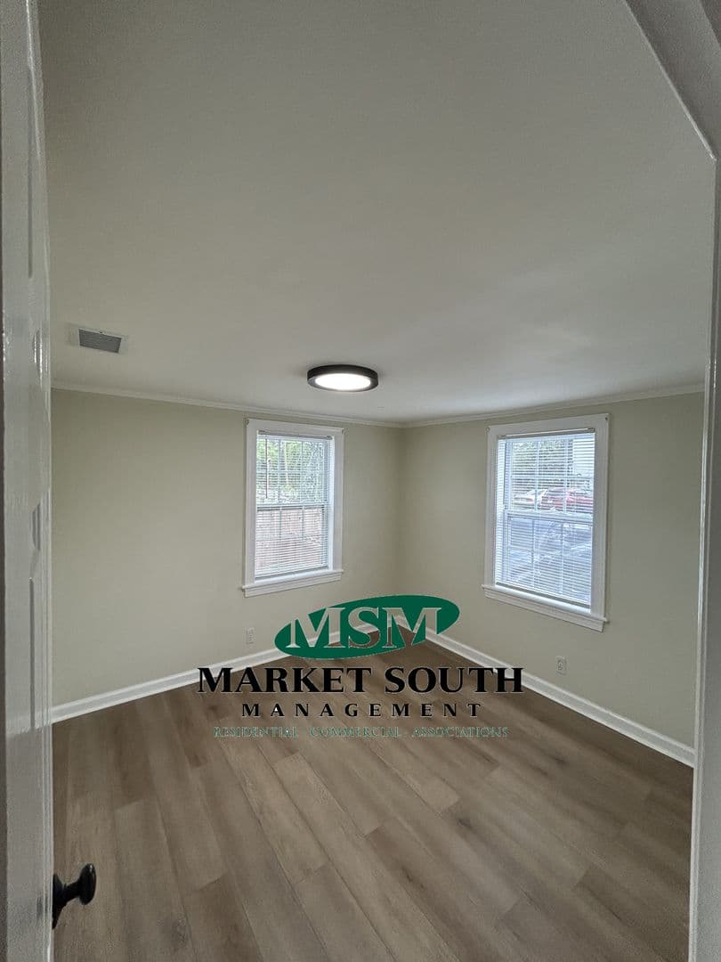 Savannah House: 1705 Elgin Street