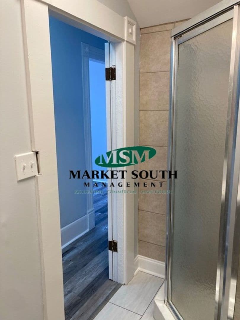 Savannah Apartment: 1415 Habersham Street
