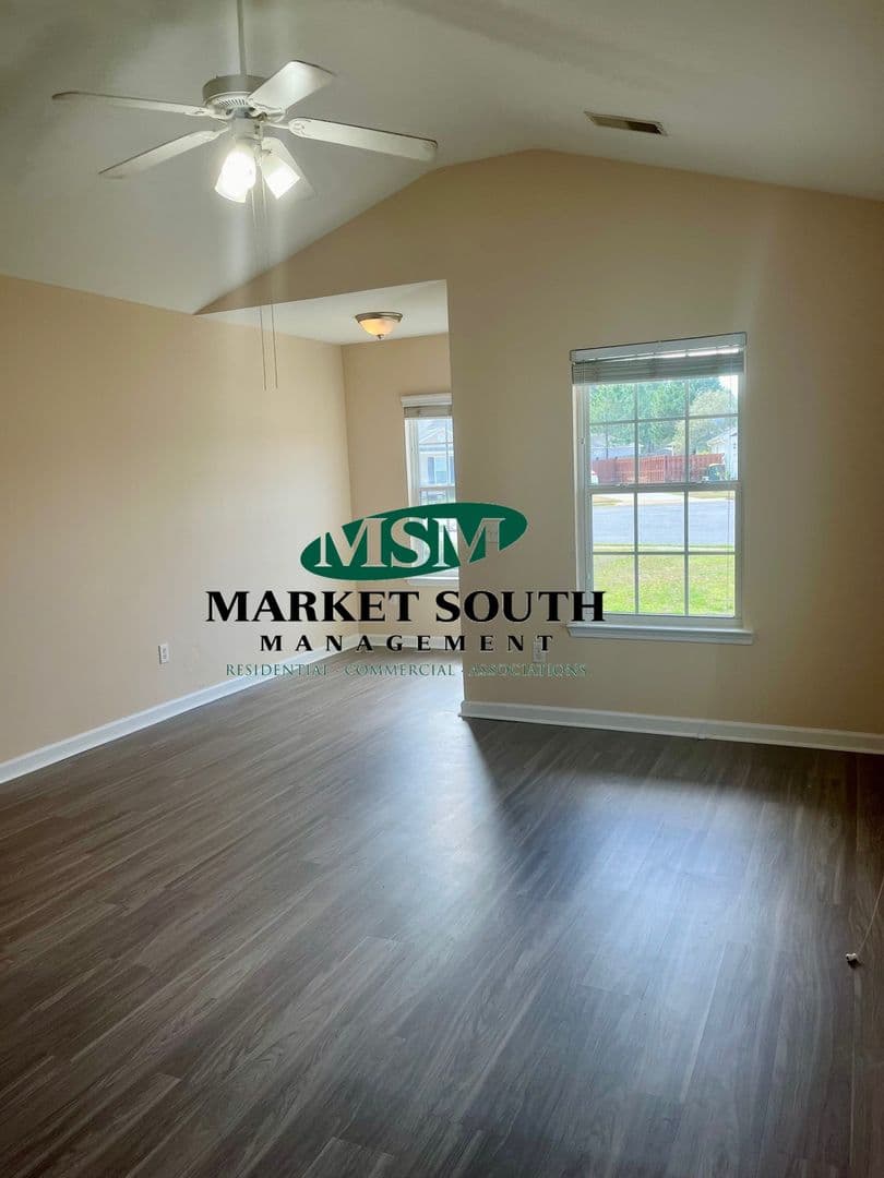 Savannah House: 48 Twin Oaks Place